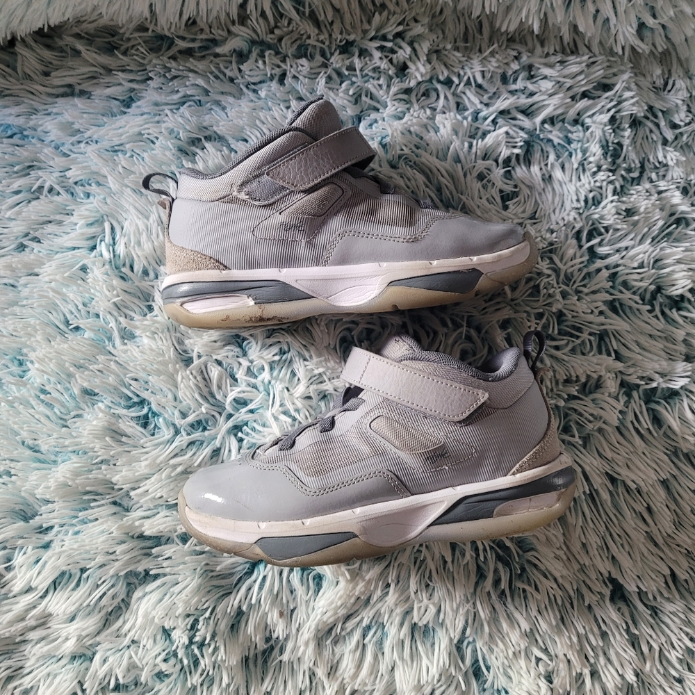 Jordan Stay Loyal 3 kids shoes